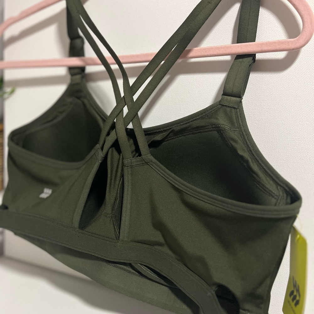 NWT XL Women's Olive Green crisscross Strappy Sports Bra all in motion pads - Picture 9 of 14